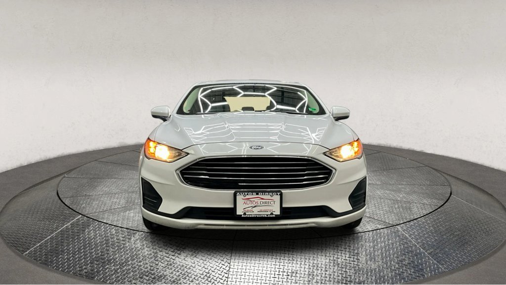 Used 2020 Ford Fusion SE image 3