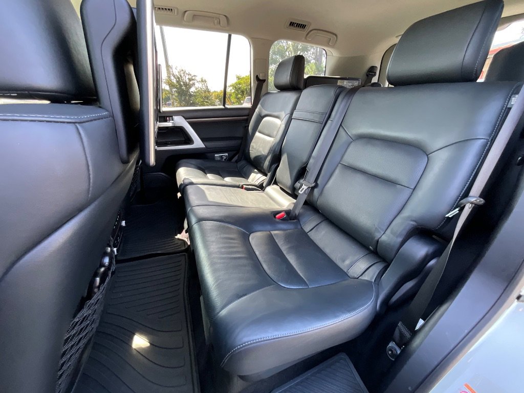Used 2016 Toyota Land Cruiser image 26