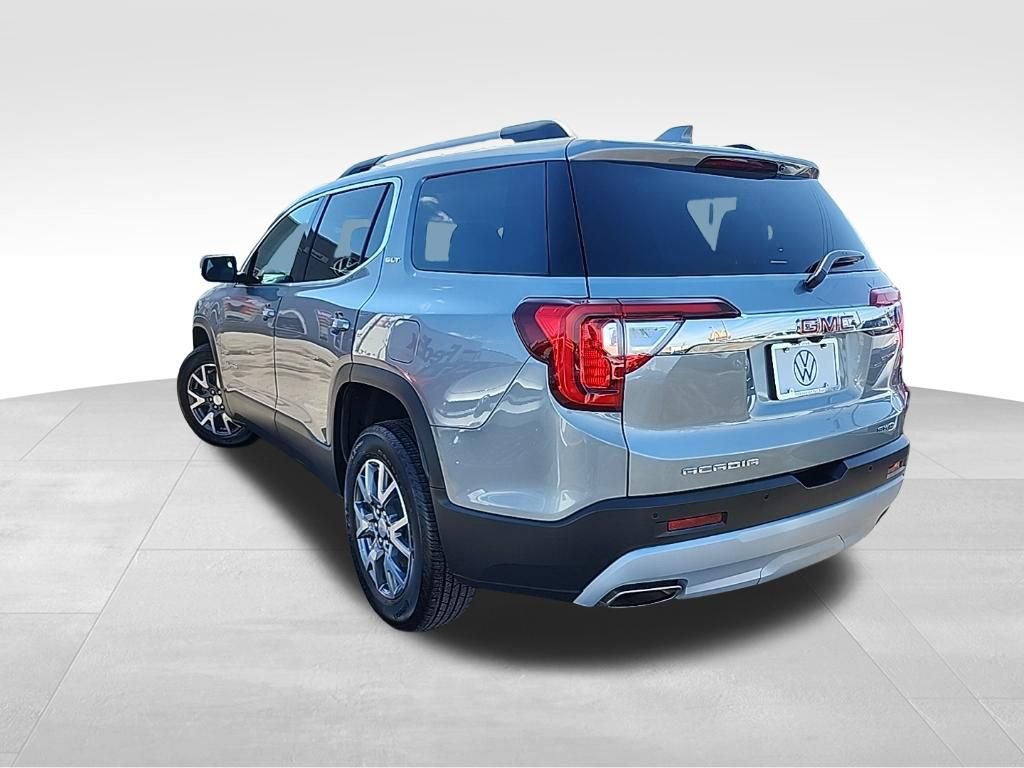 Used 2023 GMC Acadia SLT AWD/4WD image 4
