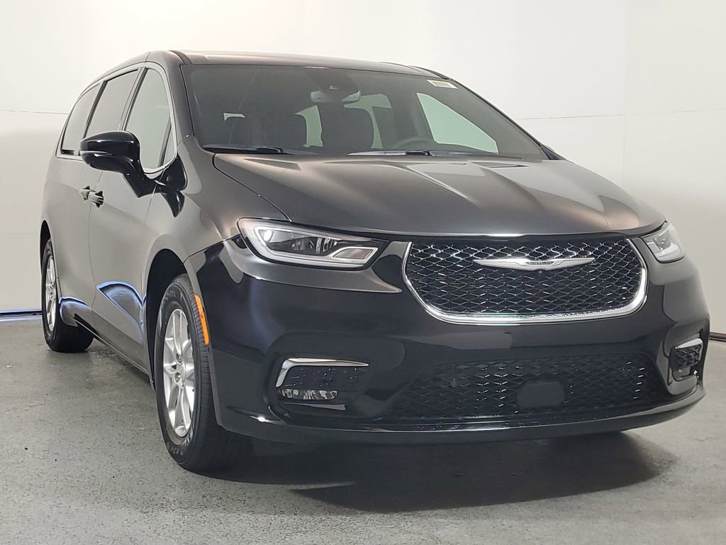 New 2026 Chrysler Pacifica Select image 1