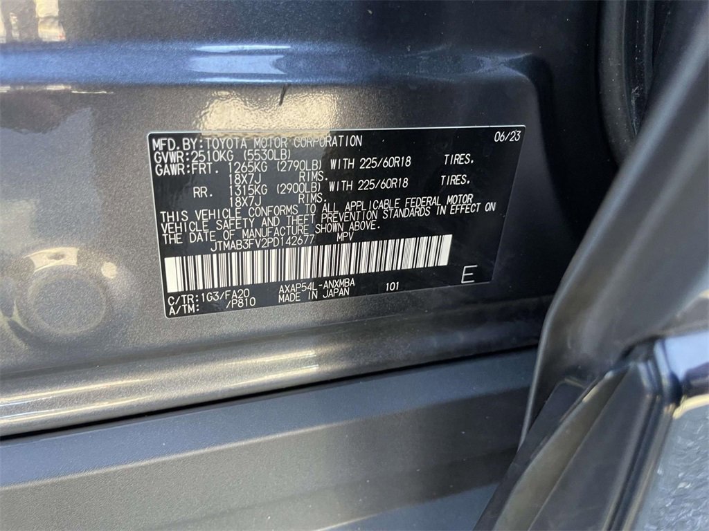 Used 2023 Toyota RAV4 SE image 10