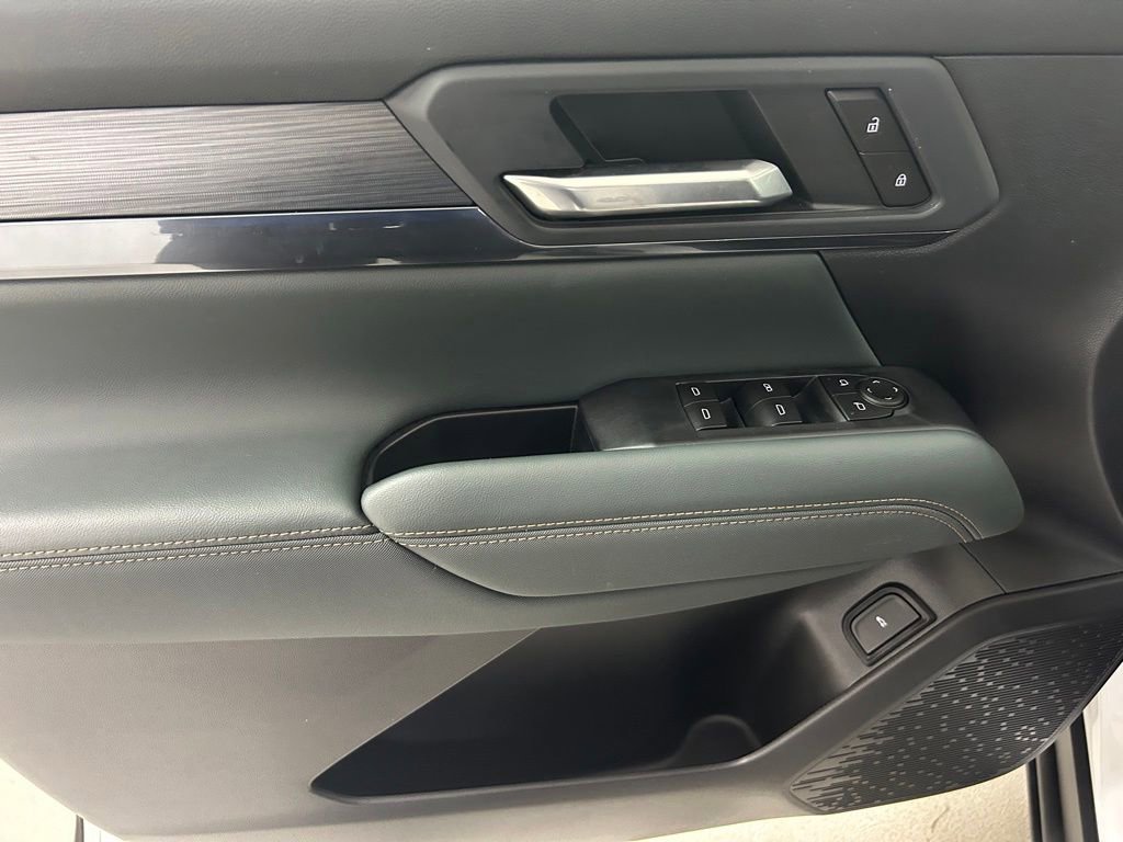 Used 2026 GMC Terrain AT4 w/ LPO, Floor Liner Package AWD/4WD image 17
