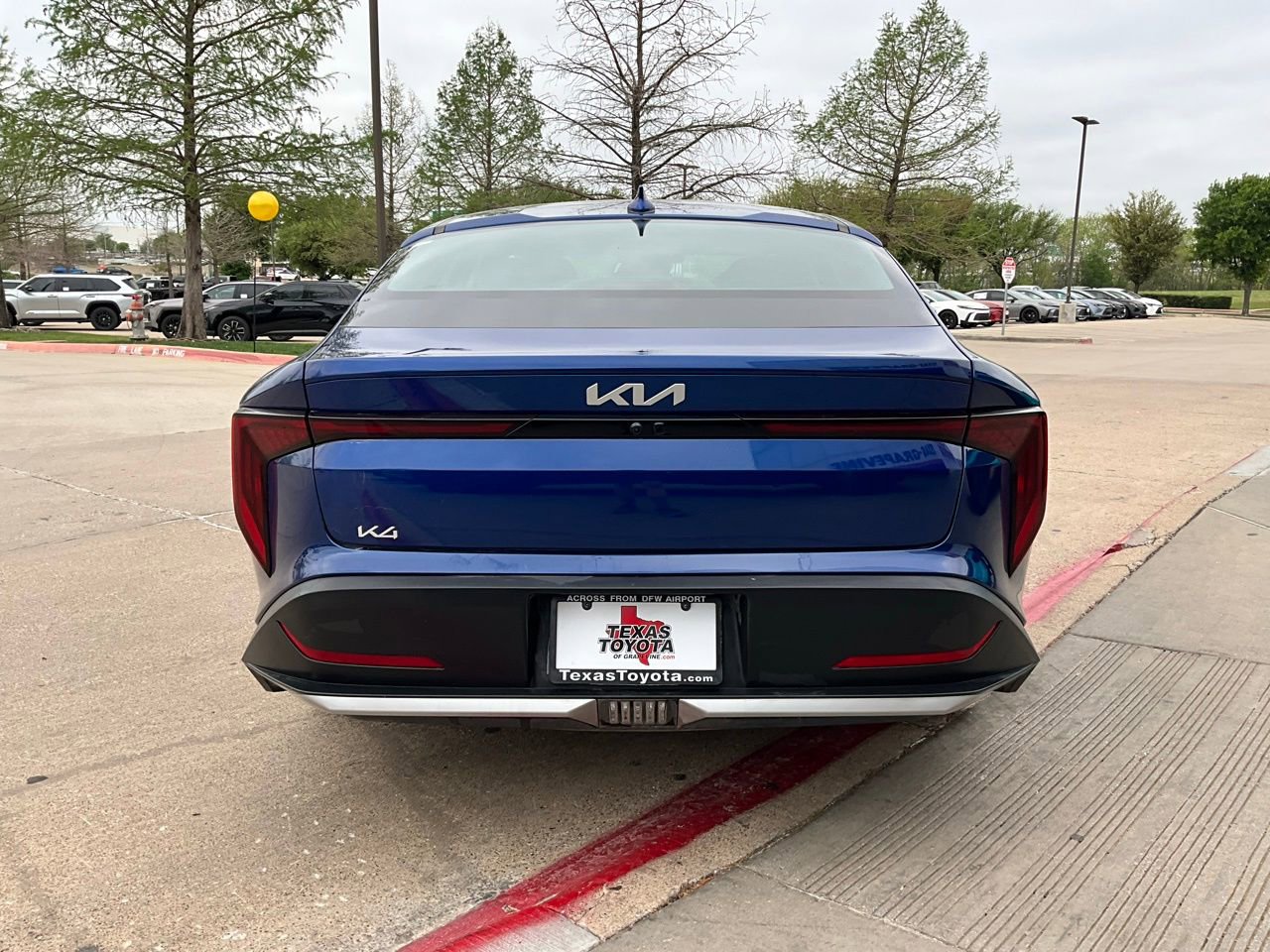 Used 2025 Kia K4 LXS image 7