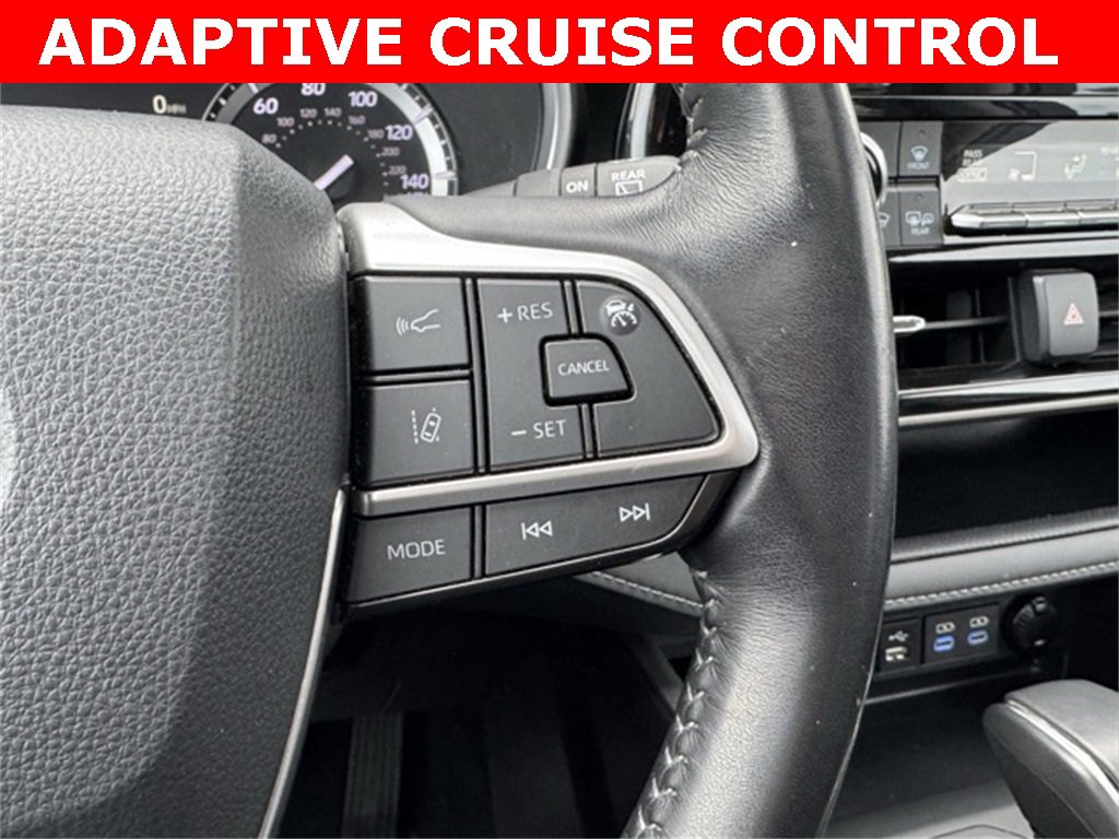 Certified 2022 Toyota Highlander XLE image 32