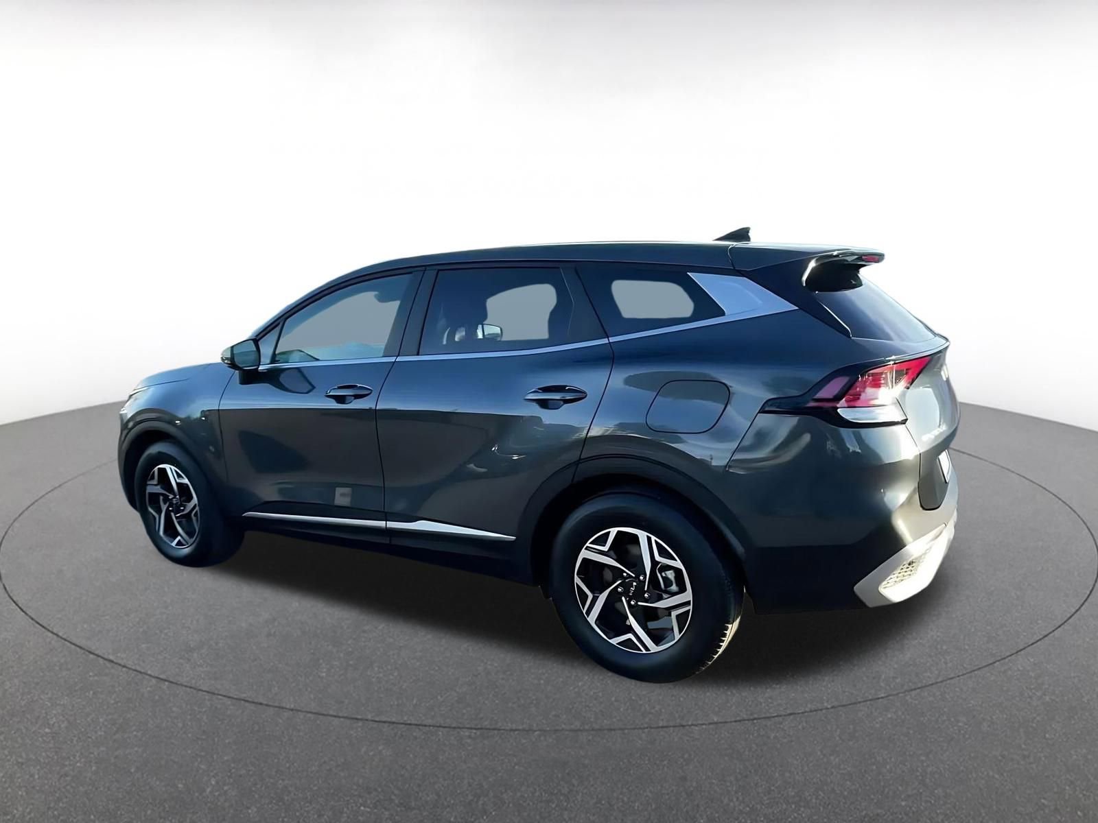Used 2025 Kia Sportage LX FWD image 10