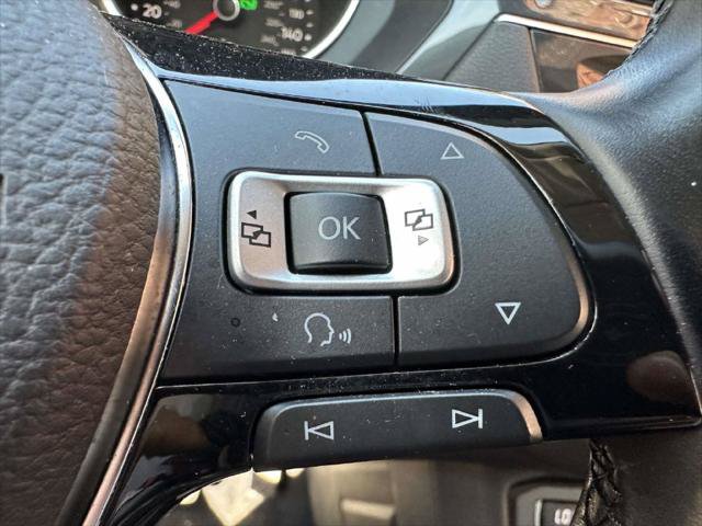 Used 2018 Volkswagen Tiguan SE AWD/4WD image 29