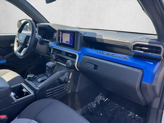 Certified 2025 Toyota Tacoma TRD Off-Road image 23