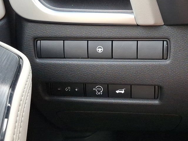 Used 2024 Nissan Rogue SV FWD image 29