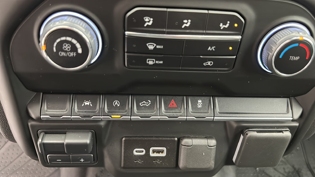 Used 2025 Chevrolet Silverado 1500 Custom w/ LPO, Dark Essentials Package AWD/4WD image 20