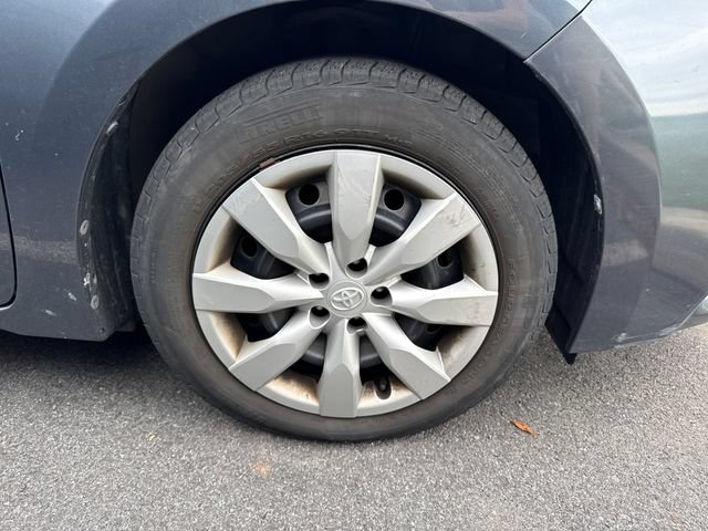 Used 2015 Toyota Corolla LE FWD image 8