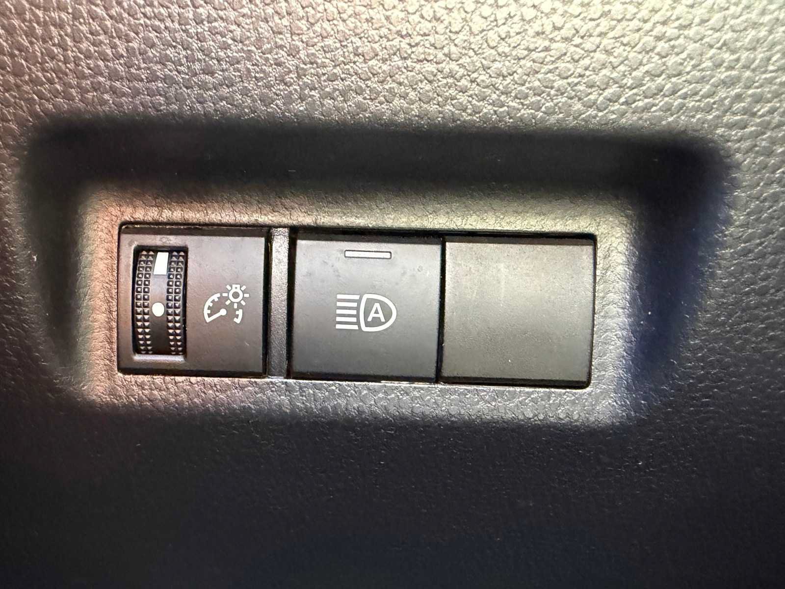 Used 2024 Toyota RAV4 XLE AWD/4WD image 15