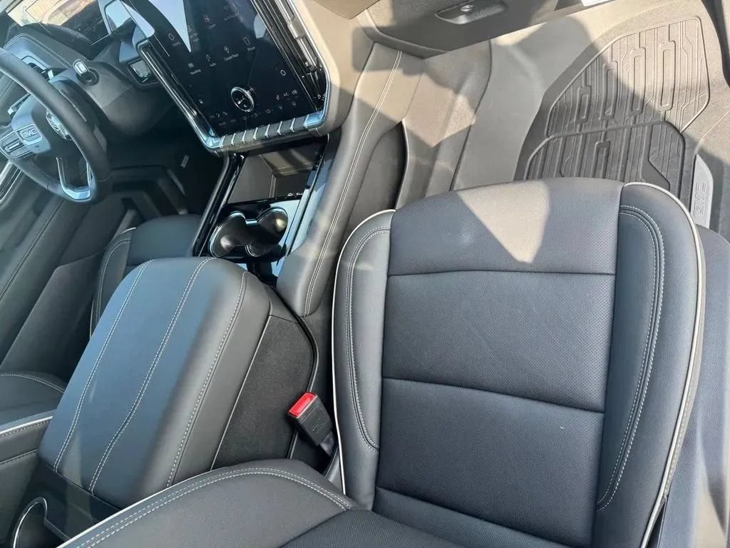 New 2026 GMC Yukon Elevation AWD/4WD image 14