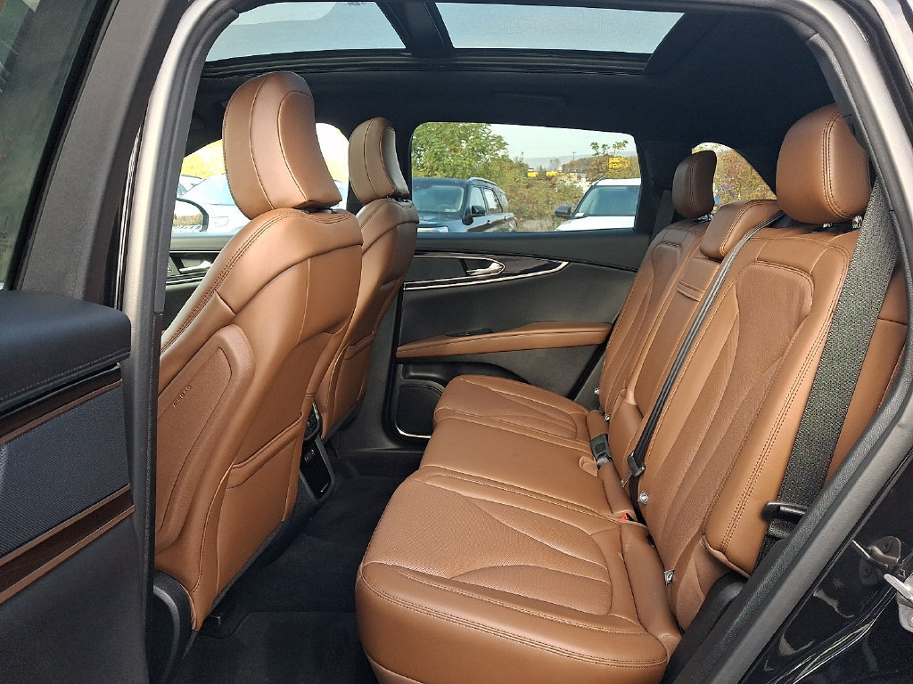 Certified 2022 Lincoln Nautilus Reserve AWD/4WD image 10