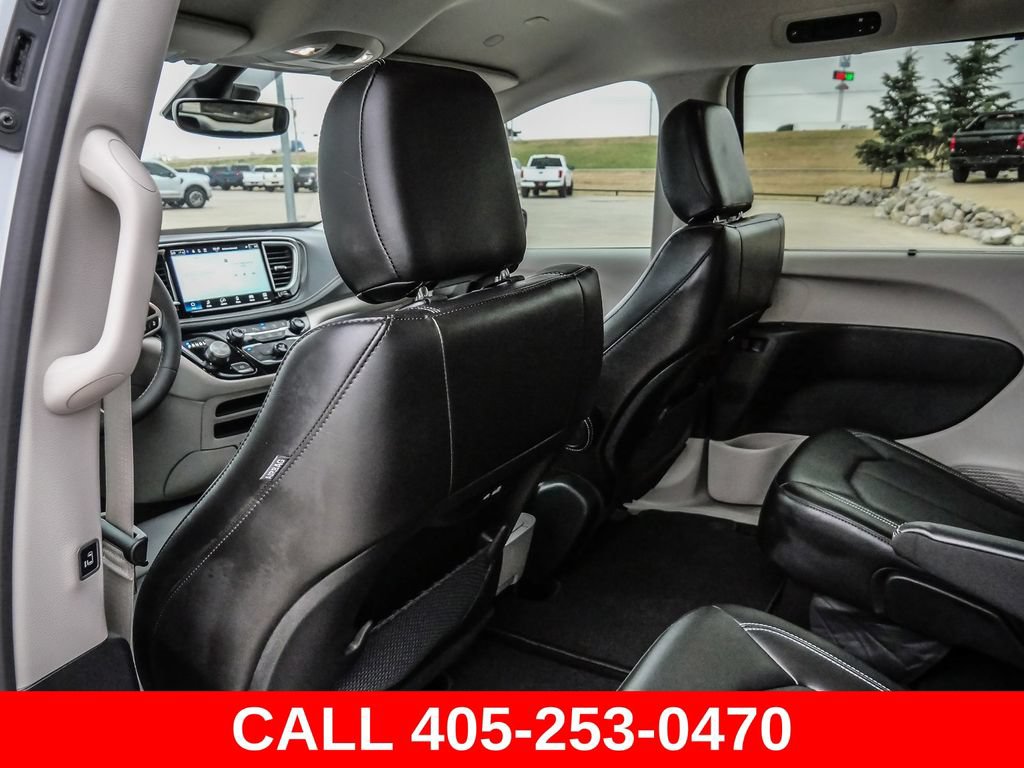 Used 2024 Chrysler Pacifica Touring-L AWD/4WD image 23