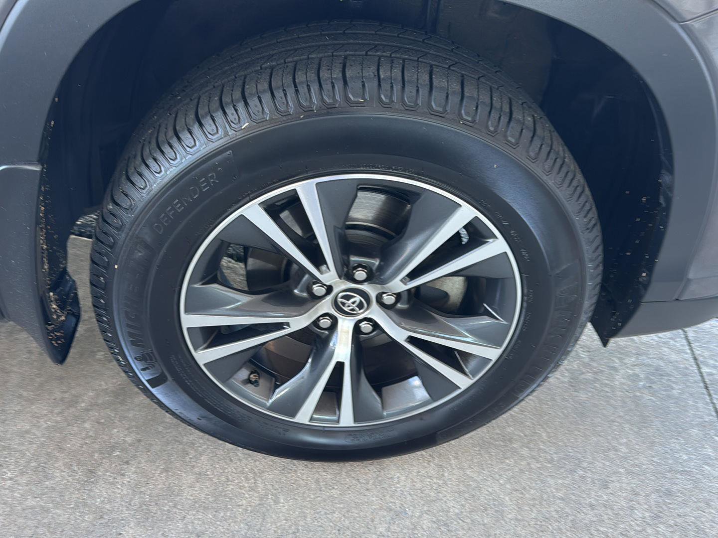 Used 2016 Toyota Highlander XLE image 36