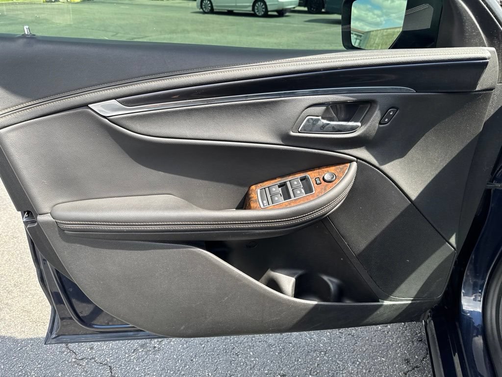 Used 2015 Chevrolet Impala LT FWD image 26