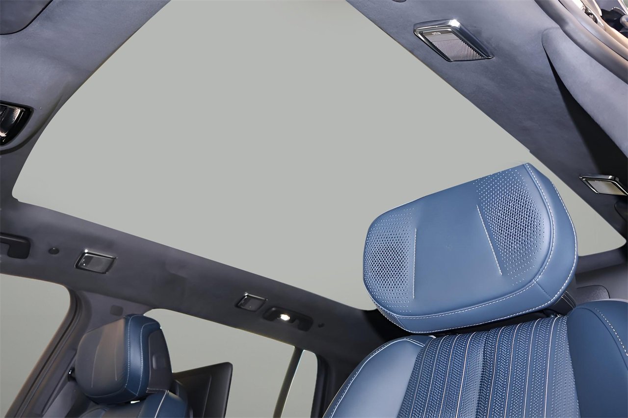 New 2025 Cadillac Escalade IQ Luxury 2 w/ LPO, Radiant Package image 26