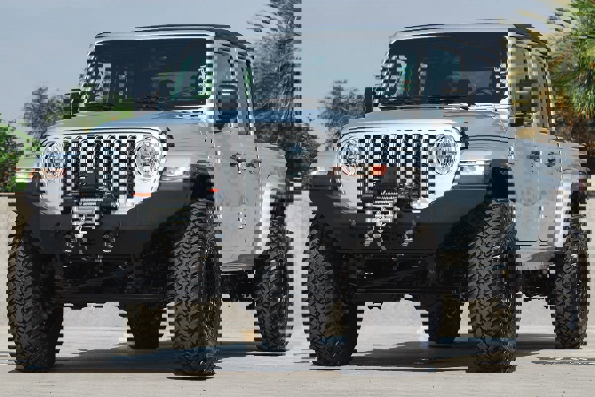 Used 2023 Jeep Gladiator Overland image 12