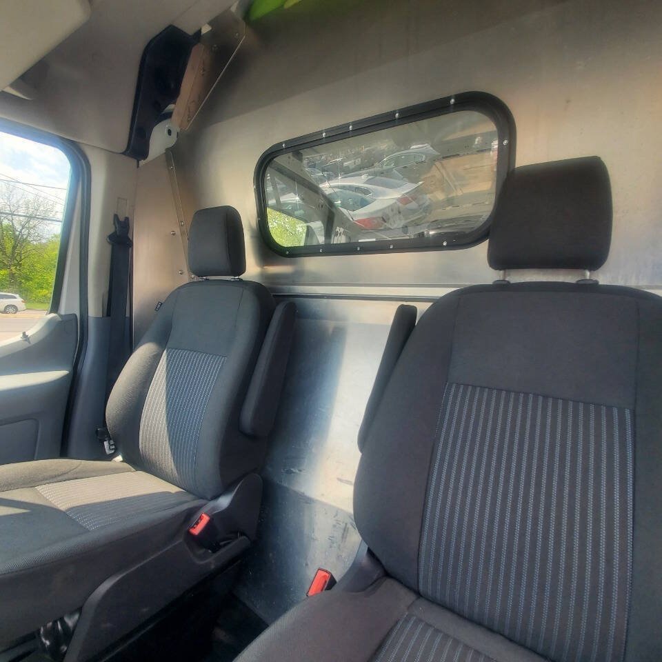 Used 2019 Ford Transit 250 148 Medium Roof RWD image 27
