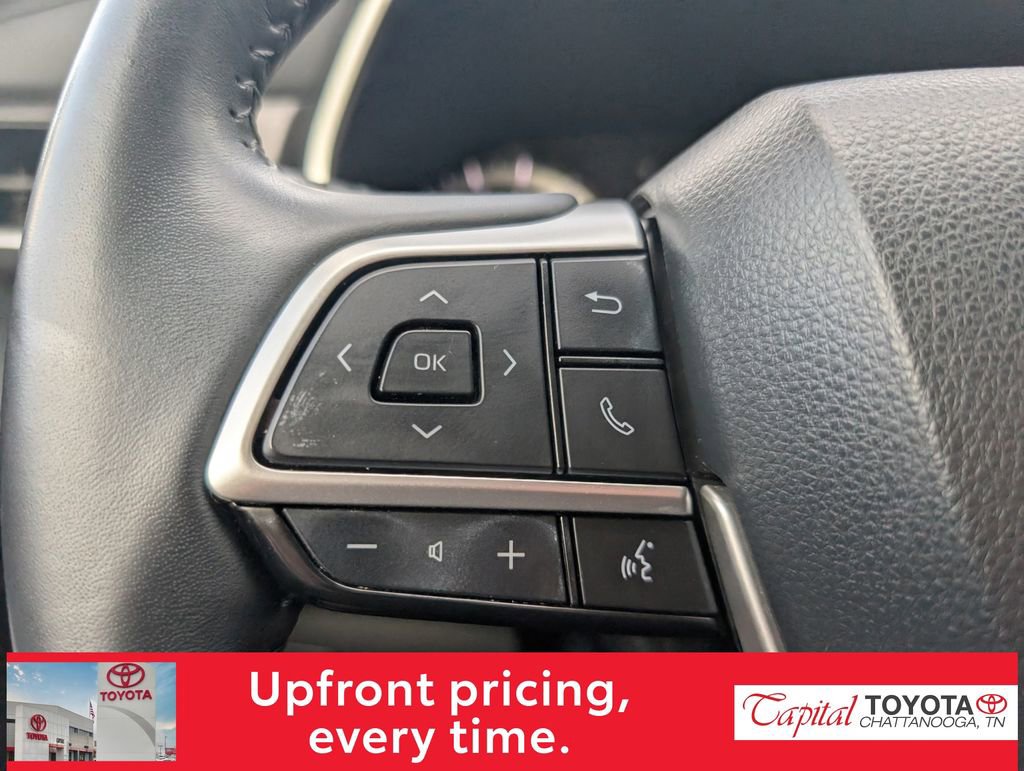 Used 2023 Toyota Highlander XLE FWD image 17