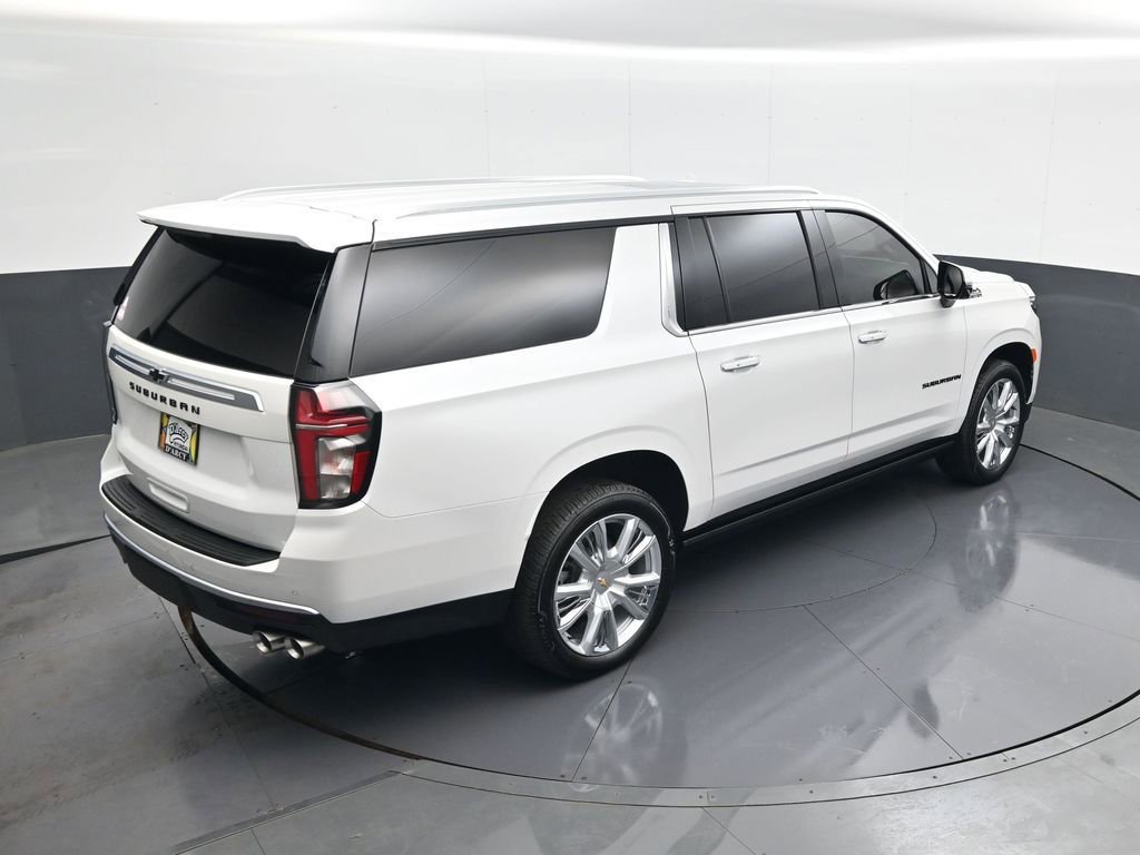 Used 2024 Chevrolet Suburban High Country image 18