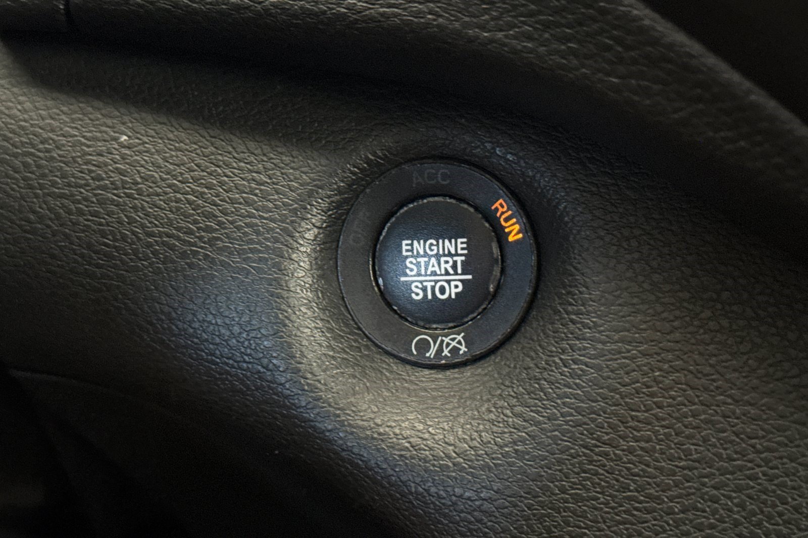 Used 2019 Jeep Cherokee Latitude Plus AWD/4WD image 17