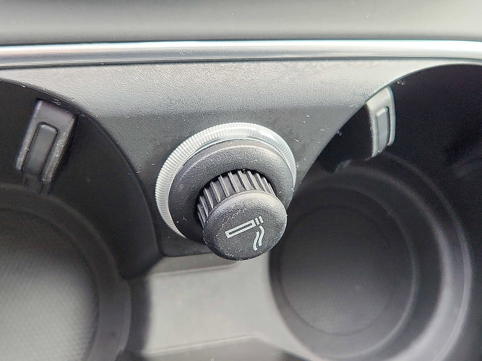 Used 2022 Porsche Cayenne Platinum Edition image 25