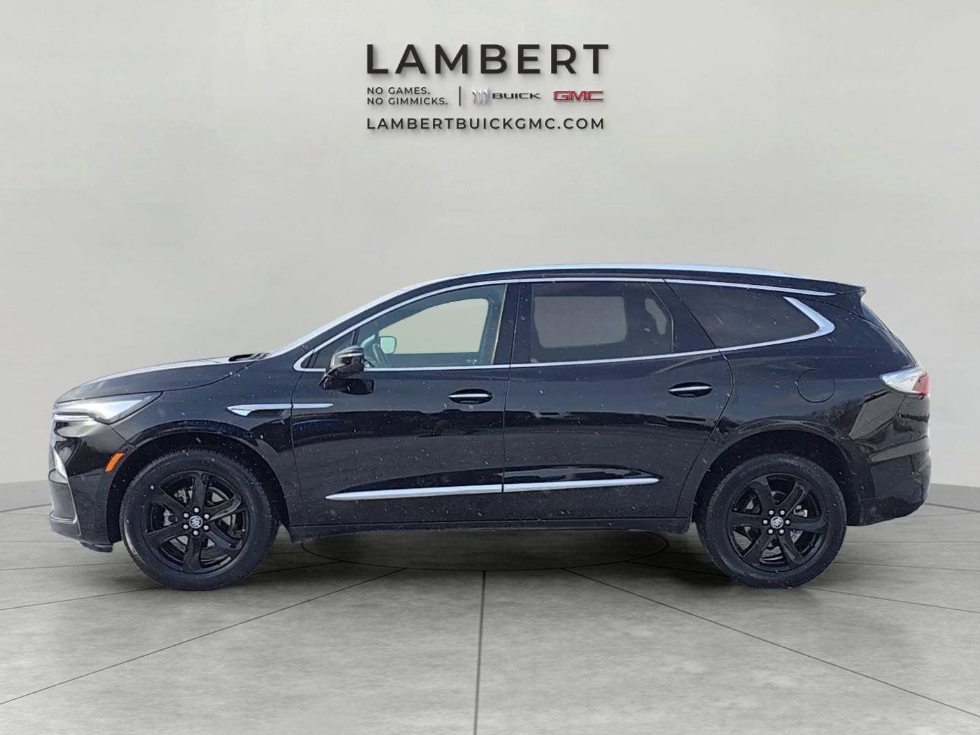 Used 2023 Buick Enclave Essence w/ Sport Touring Edition image 2