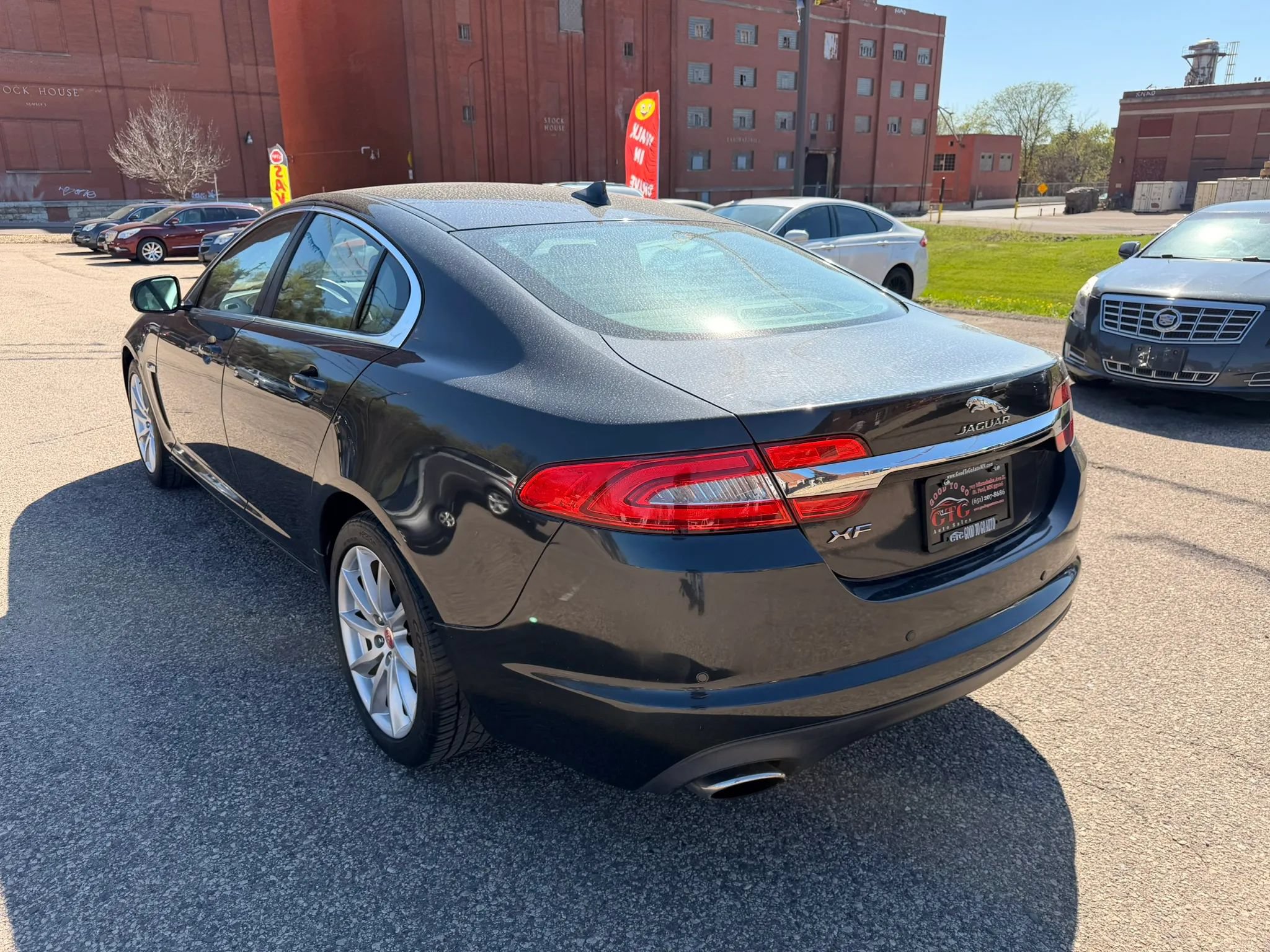 Used 2015 Jaguar XF Premium RWD image 4