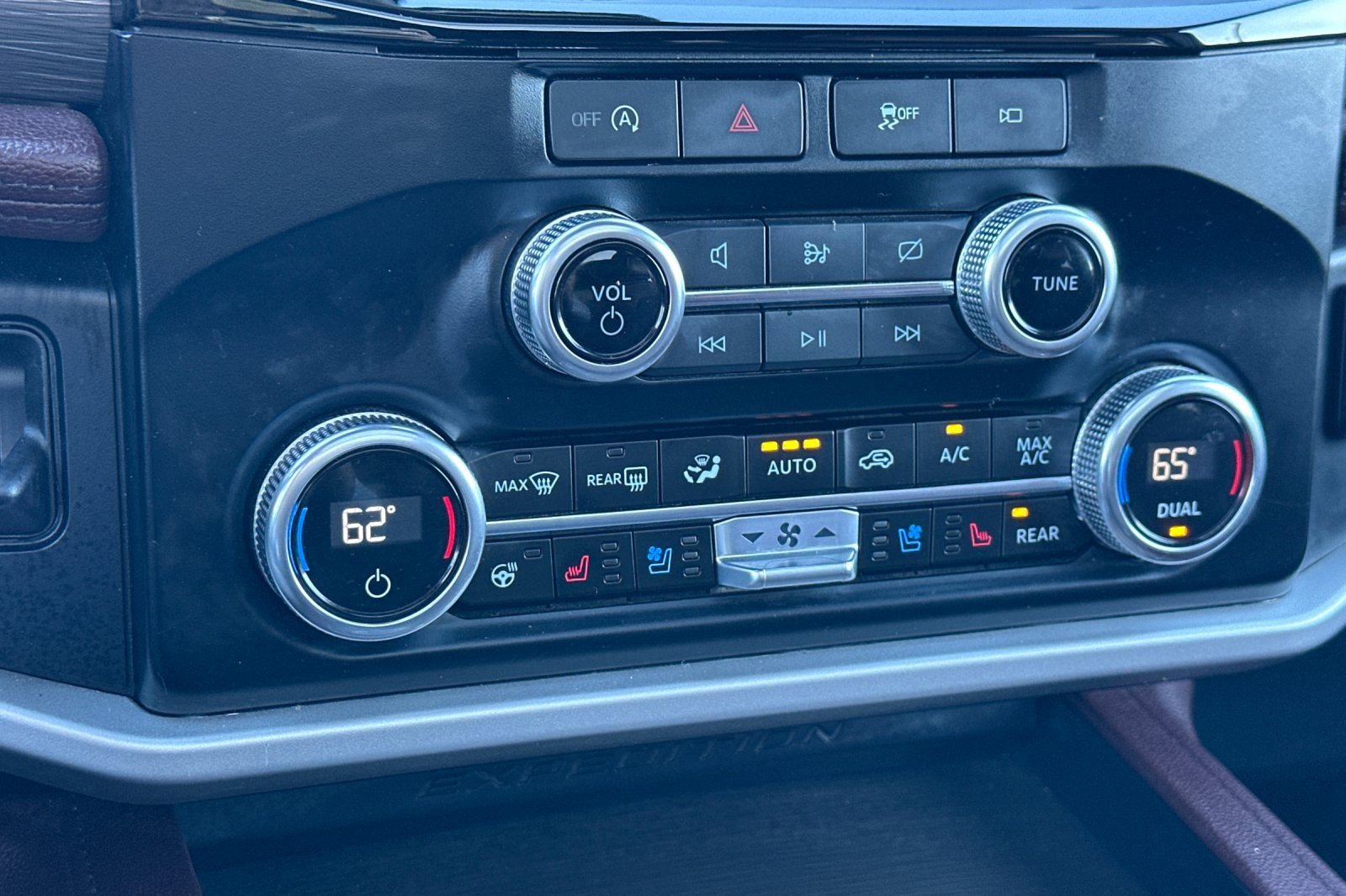 Used 2024 Ford Expedition Max Limited image 21