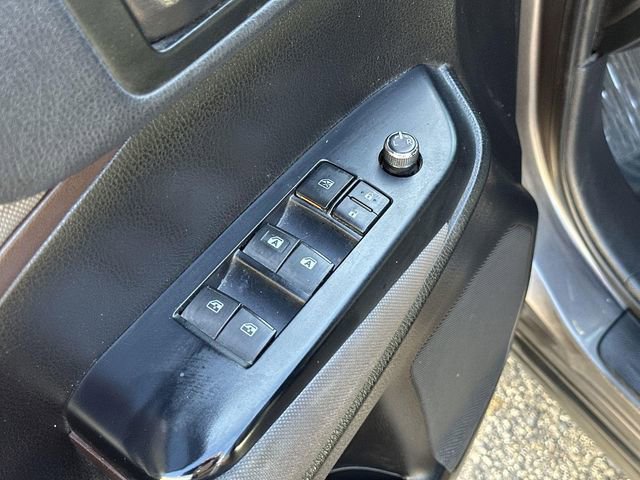 Used 2019 Toyota Highlander LE w/ Carpet Mat Package (TMS) image 21