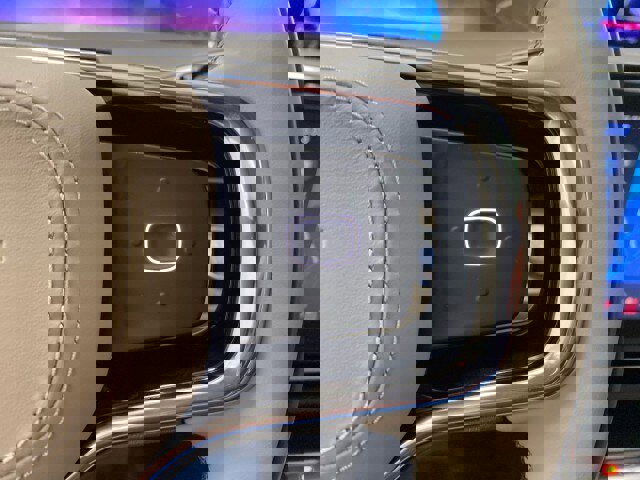 Used 2025 Lincoln Nautilus Reserve image 16