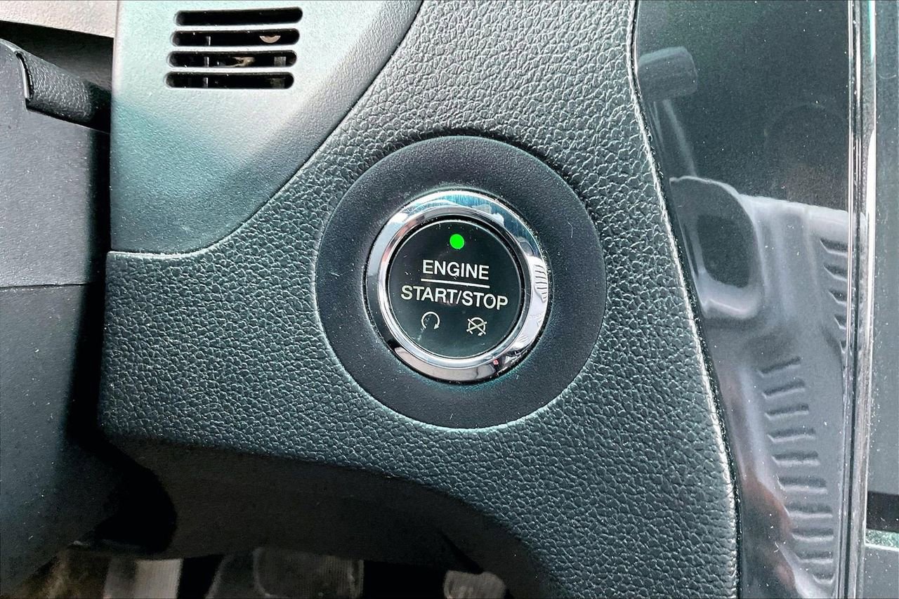 Used 2016 Ford Explorer XLT w/ Equipment Group 201A image 29