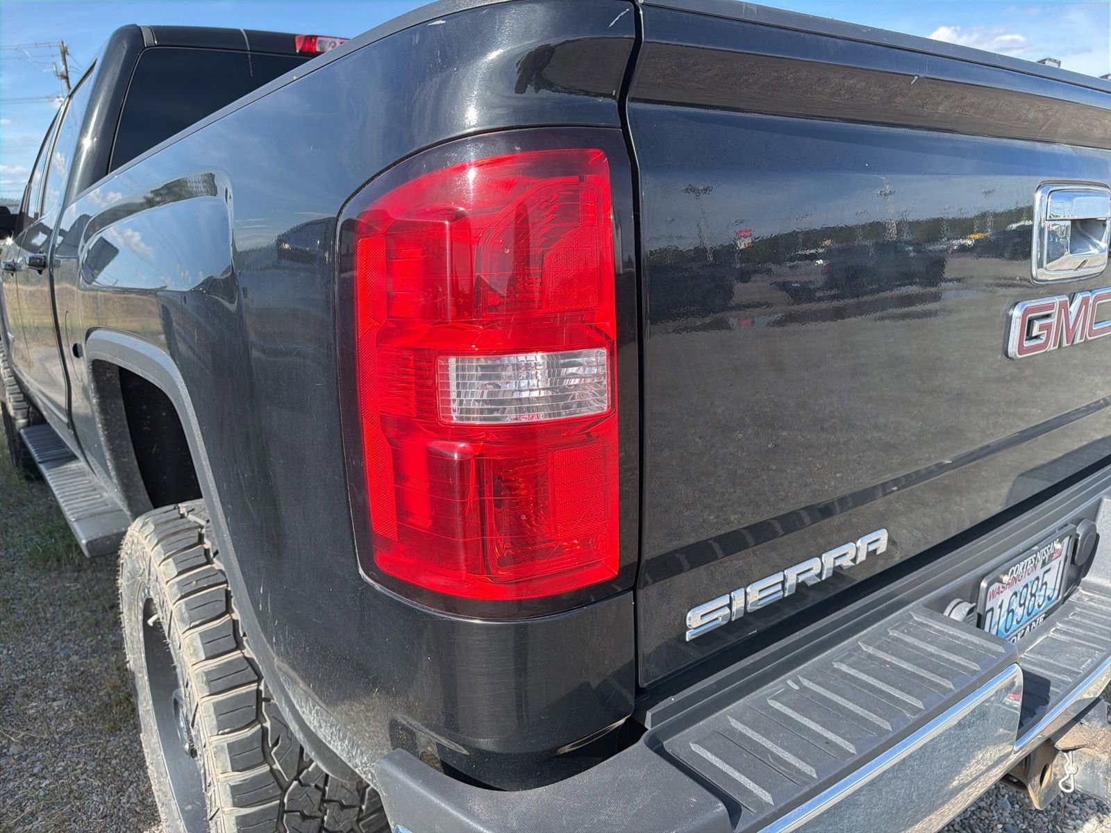Used 2016 GMC Sierra 2500 SLE AWD/4WD image 3
