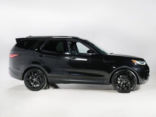 Used 2025 Land Rover Discovery S image 30