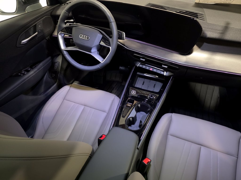 New 2026 Audi Q3 quattro 2.0T AWD/4WD image 14