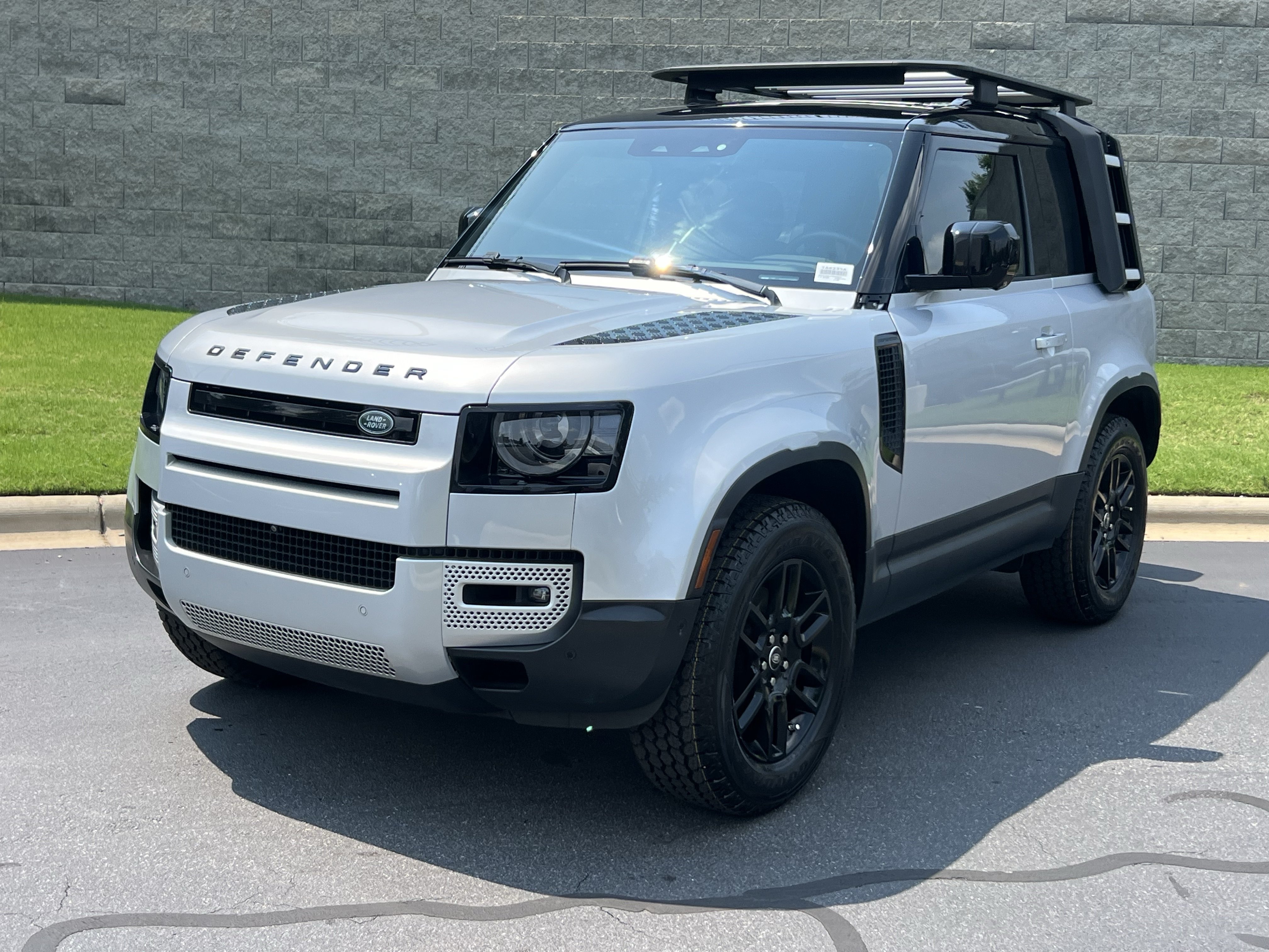 Used 2021 Land Rover Defender 90 S AWD/4WD image 2