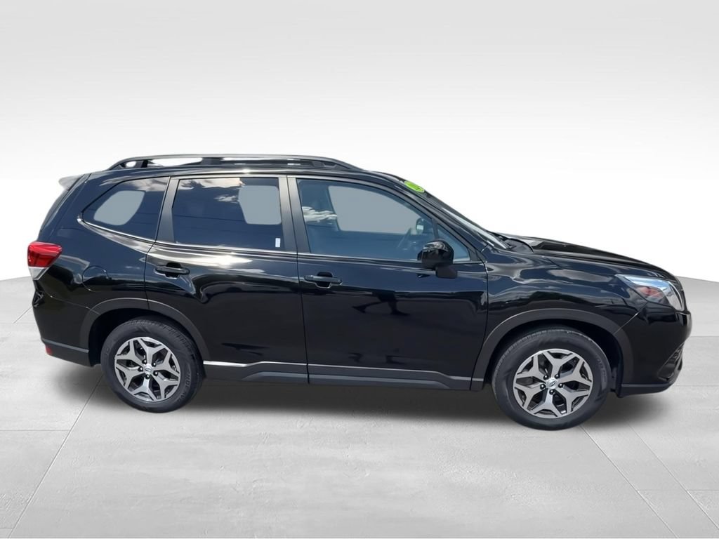 Used 2024 Subaru Forester Premium AWD/4WD image 9