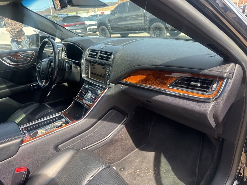 Used 2017 Lincoln Continental Select w/ Climate Package image 11