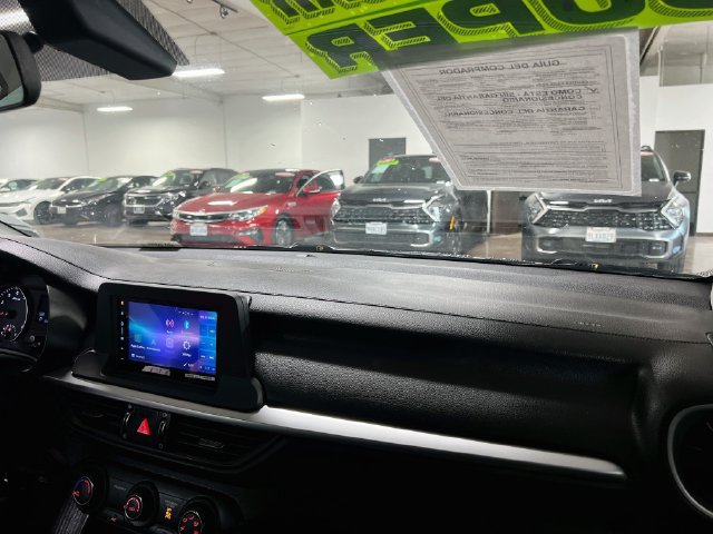 Used 2020 Kia Forte LXS FWD image 27