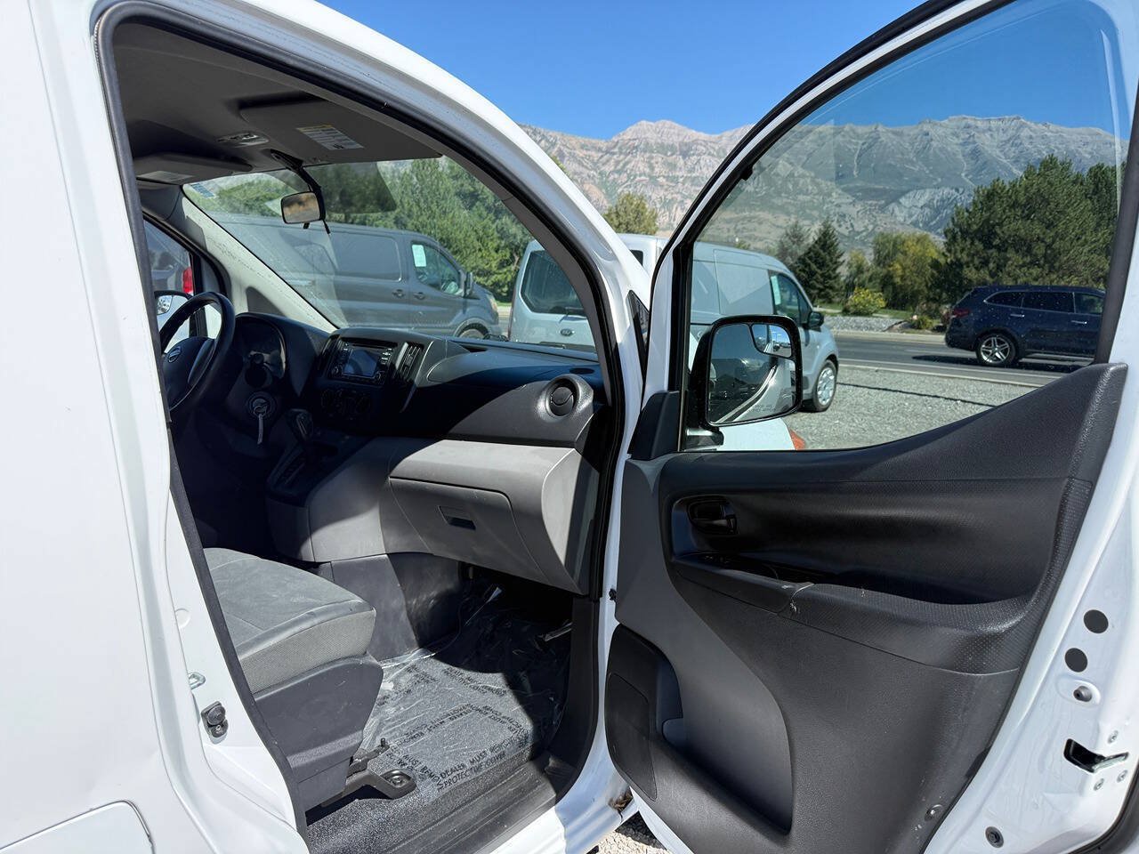 Used 2018 Nissan NV200 S w/ Back Door Glass Package FWD image 12