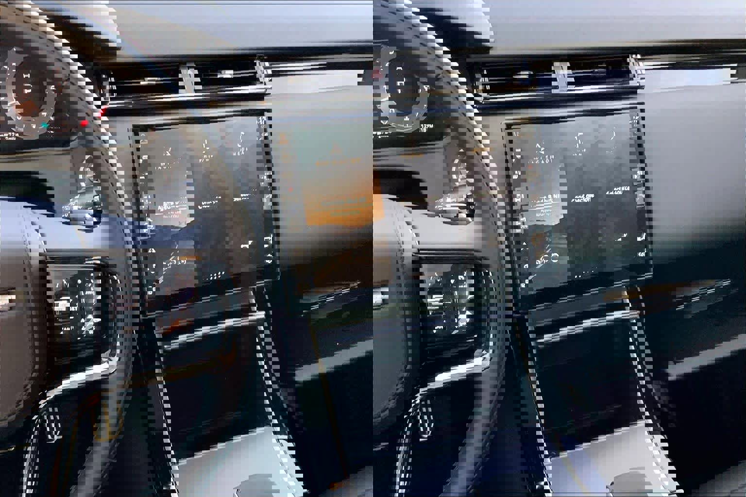 Used 2025 Land Rover Range Rover Velar Dynamic SE image 5