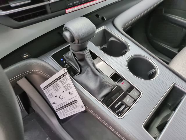 Used 2026 Toyota Sienna LE FWD image 19
