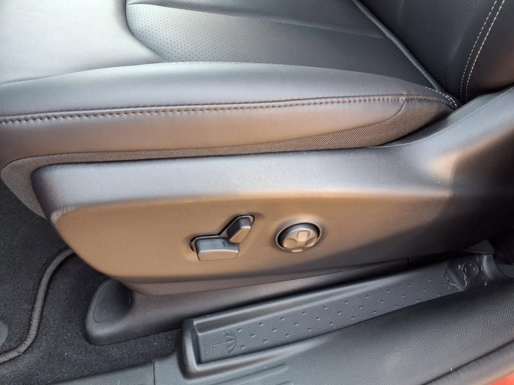 Used 2026 Chrysler Pacifica Select FWD image 18