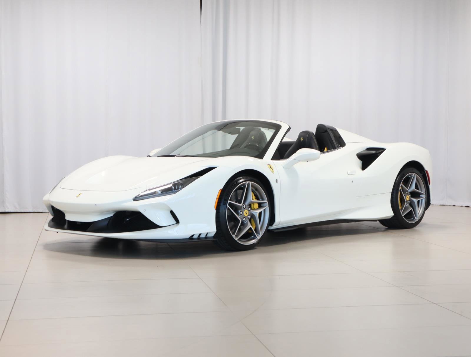 Used 2021 Ferrari F8 Tributo image 3