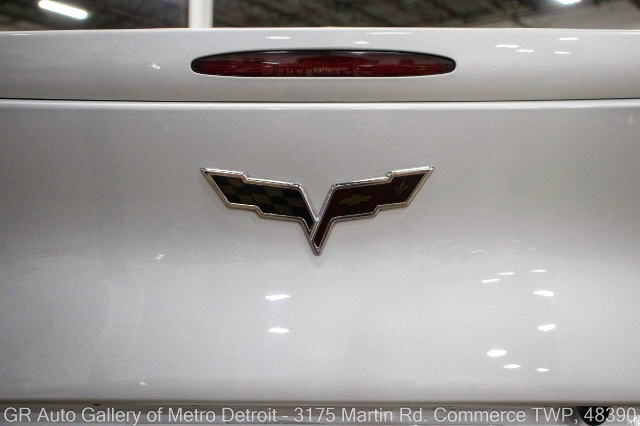 Used 2009 Chevrolet Corvette Coupe w/ Preferred Equipment Group RWD image 30