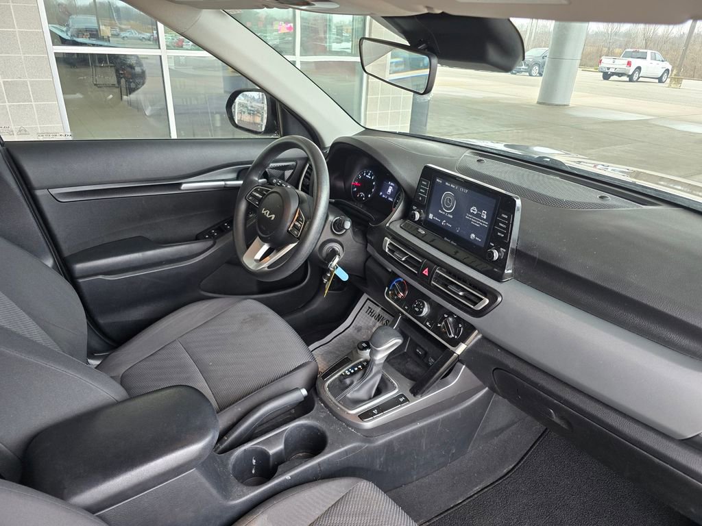 Used 2023 Kia Seltos LX image 17