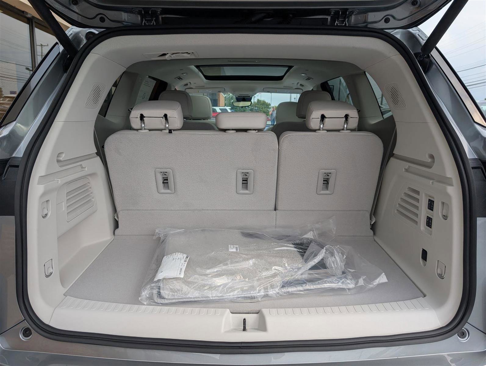 New 2026 Buick Enclave Avenir w/ Super Cruise Package image 10