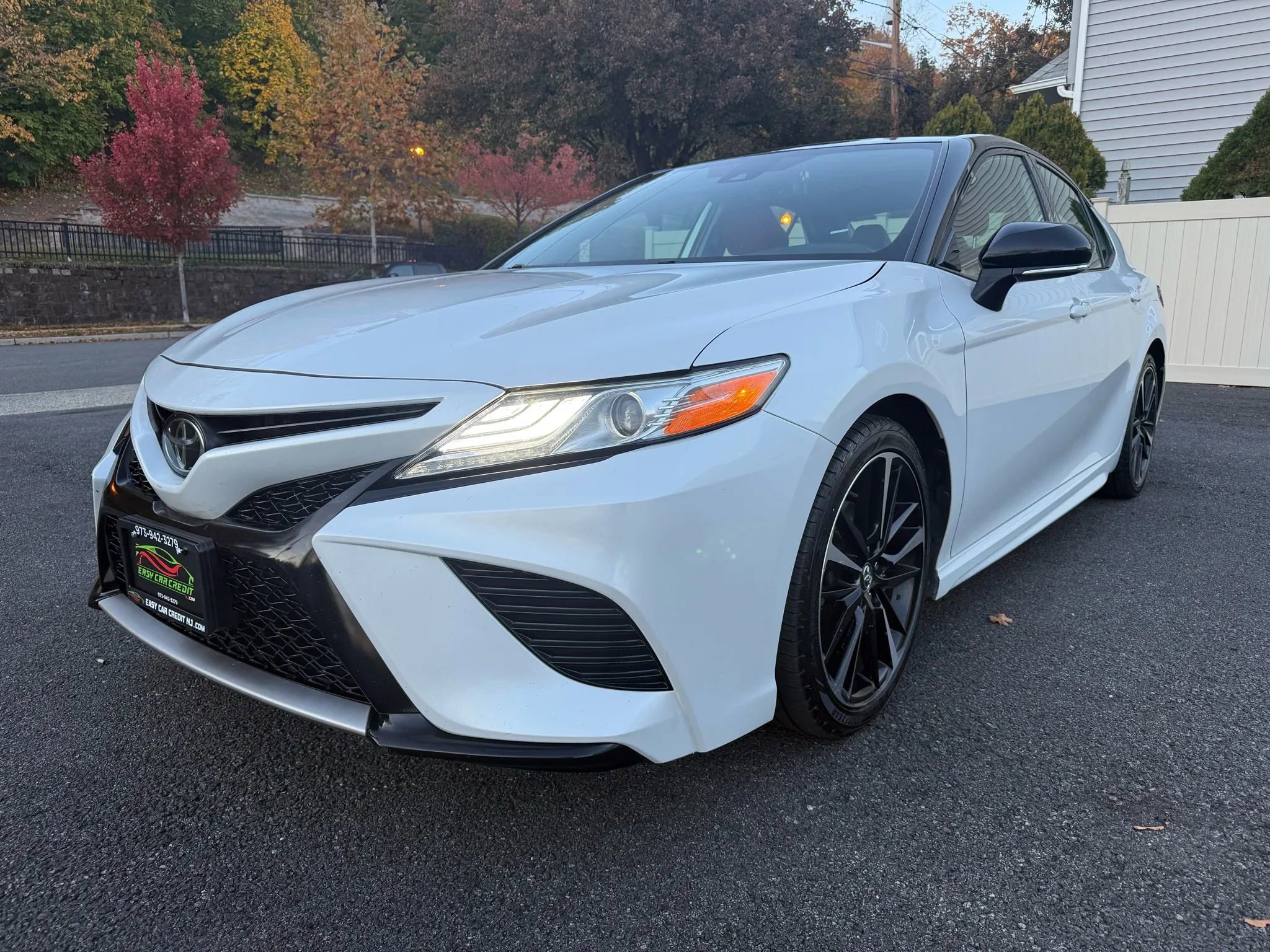 Used 2020 Toyota Camry XSE image 1