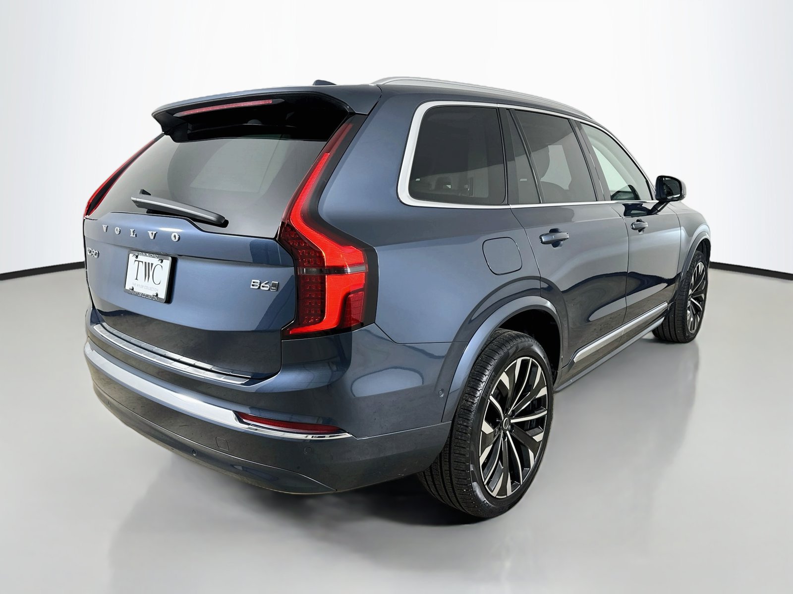 Certified 2026 Volvo XC90 B6 Ultra AWD/4WD image 5